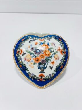 Vintage 1950’s Eiwa Kinsei Japanese Heart Shape Gold Trimmed Trinket Box 3.5”